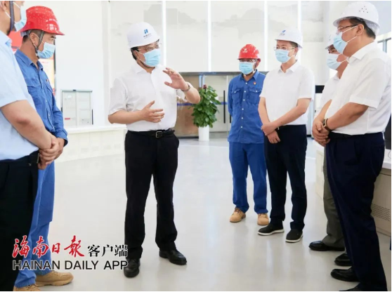 歡迎海南省省委常委，省委副書記，省長馮飛蒞臨馳大幕墻公司承接的洋浦華能幕墻項(xiàng)目視察